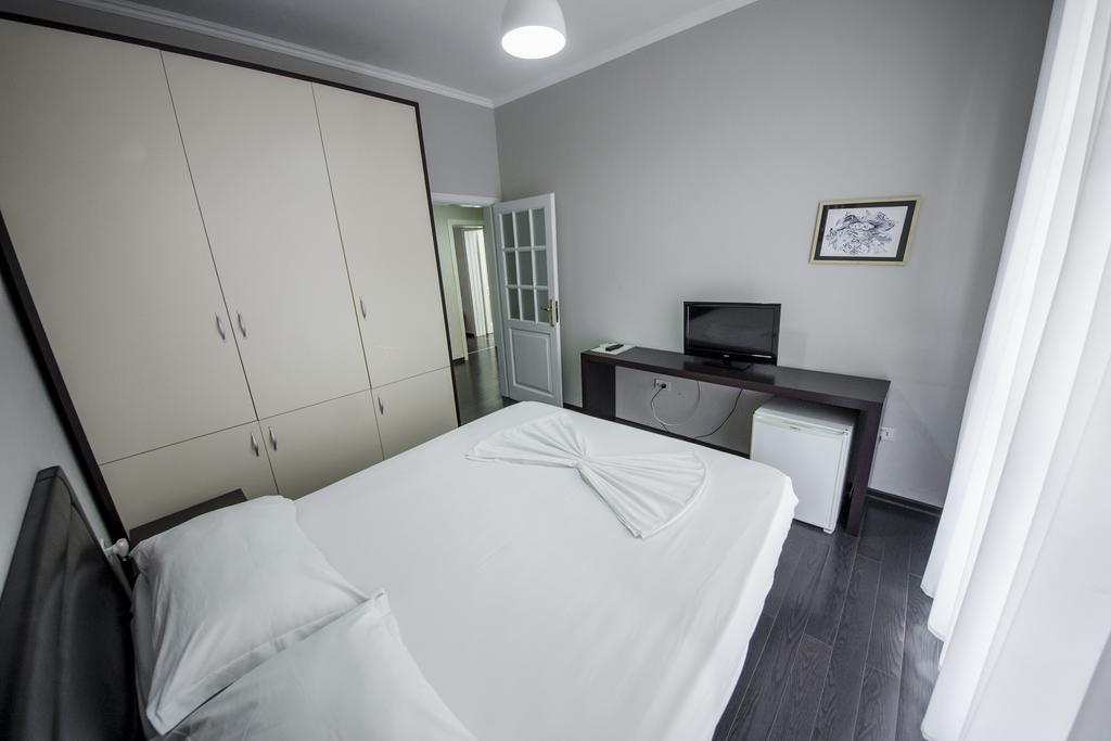 Kadrisa Hotel Durrës Exterior foto