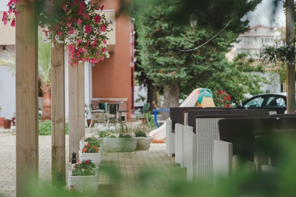 Kadrisa Hotel Durrës Exterior foto